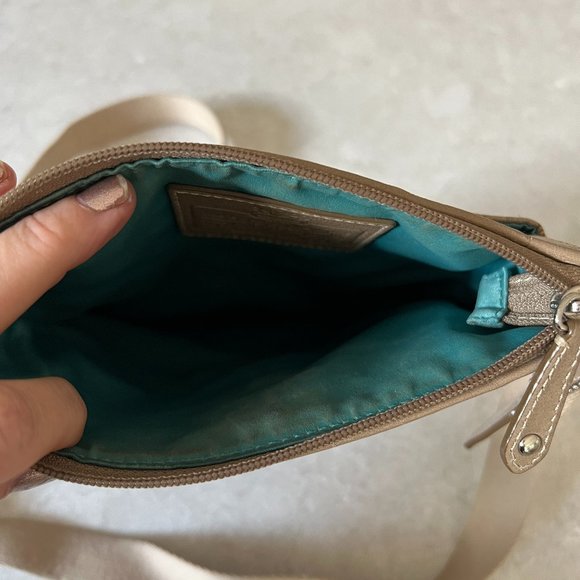 Coach Signature Cross-body Swing-pack Handbag - Picture 6 of 6